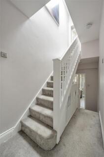Halley Road E7