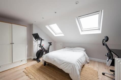 Halley Road E7