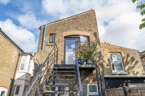 Park Grove Road, E11