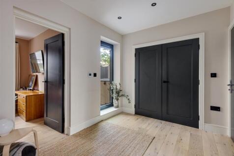 Radlett Close E7