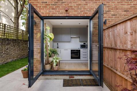 Radlett Close E7