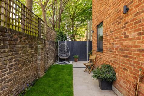 Radlett Close E7
