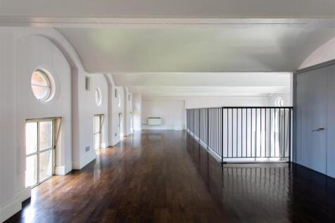 6 Langham House