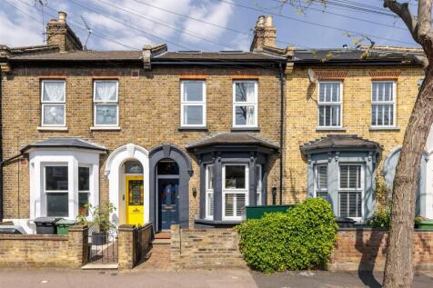 Barclay Road E11