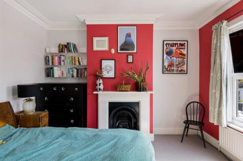 Barclay Road E11