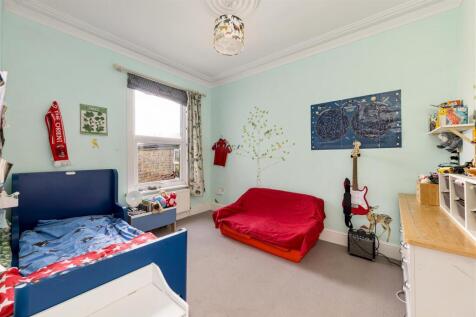 Barclay Road E11