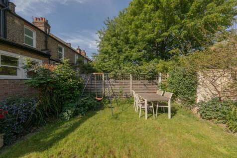 Crofton Road E13