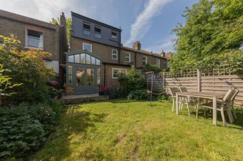 Crofton Road E13