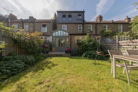 Crofton Road E13