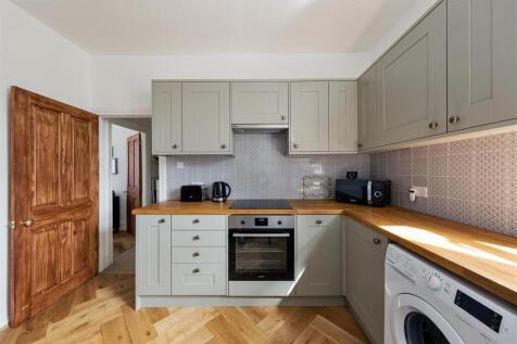 Lucas Avenue, E13