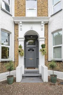 Bulwer Road, E11