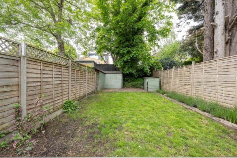 Bulwer Road, E11