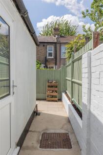 Holness Road E15