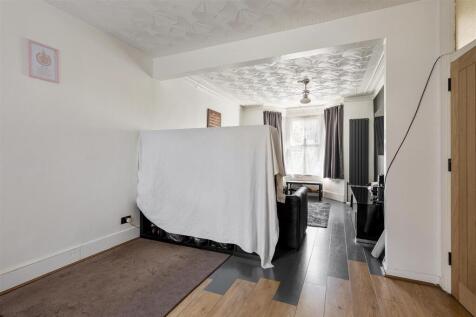 Thorpe Road, E7