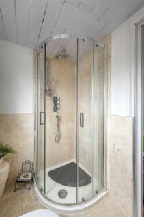 Loft-Bedroom-Ensuite-2.jpg