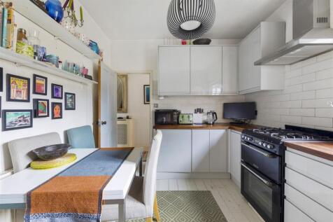 89, Stewart Road, E15