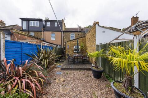 89, Stewart Road, E15