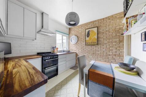 89, Stewart Road, E15