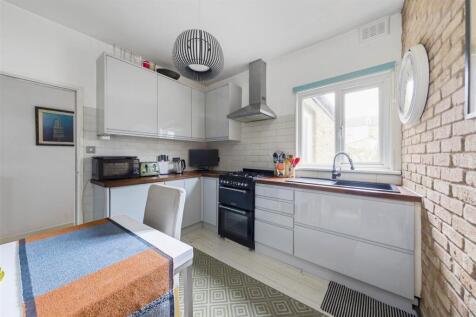 89, Stewart Road, E15