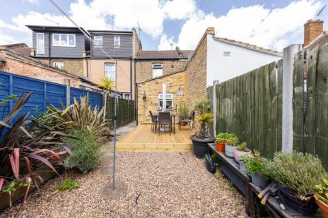 89, Stewart Road, E15