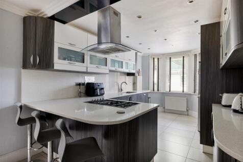 Upton Lane, E7