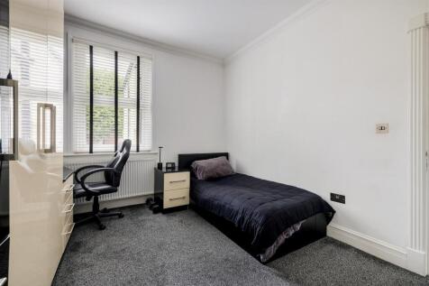 Upton Lane, E7