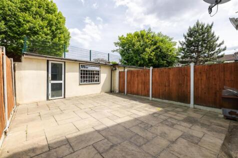 Upton Lane, E7