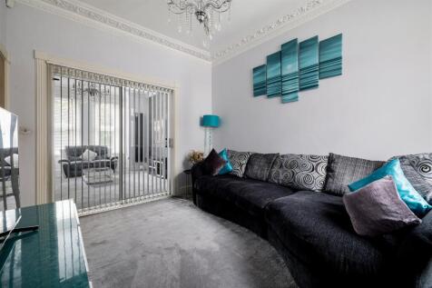 Upton Lane, E7