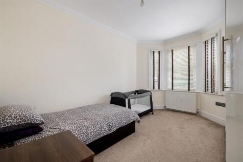 Upton Lane, E7