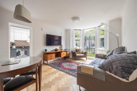 65a Fladgate Road, E11