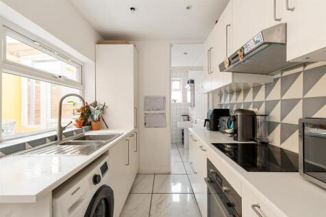 Thorpe Road, E7
