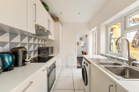 Thorpe Road, E7