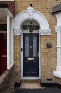 Selby Road, E11
