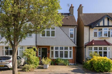 Woodcote Road, E11