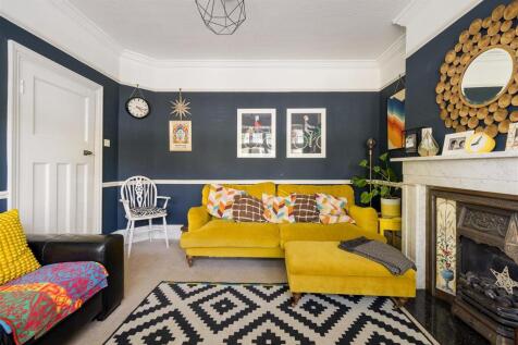 Woodcote Road, E11