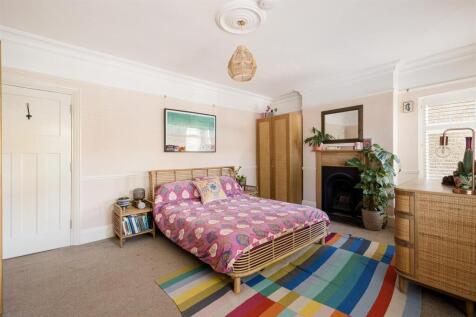 Woodcote Road, E11