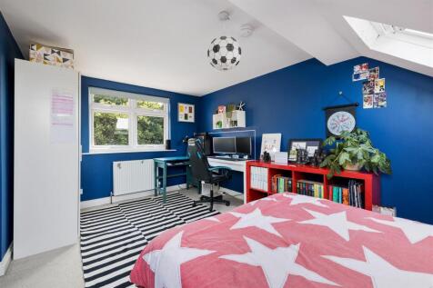 Woodcote Road, E11
