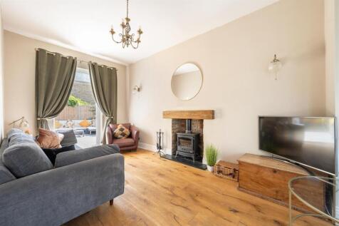 Cavendish Drive, E11
