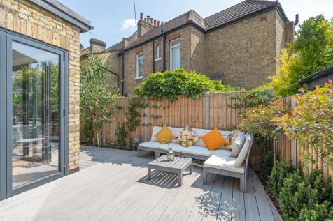 Cavendish Drive, E11