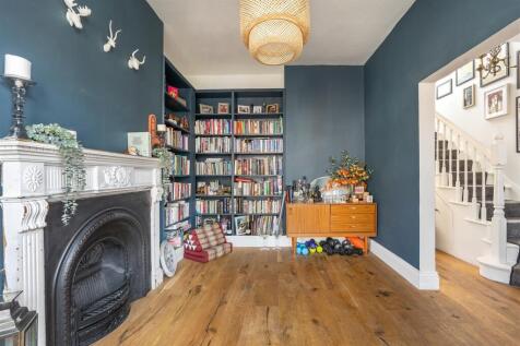 Cavendish Drive, E11