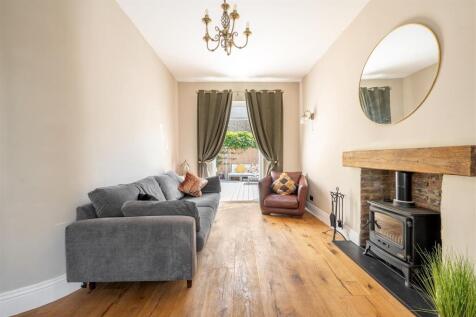 Cavendish Drive, E11