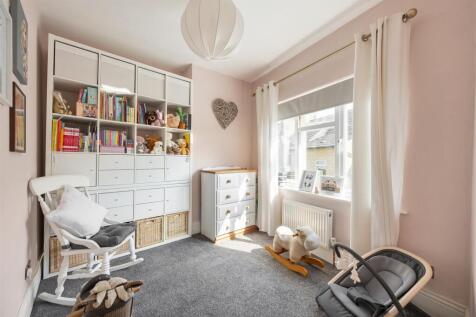 Cavendish Drive, E11