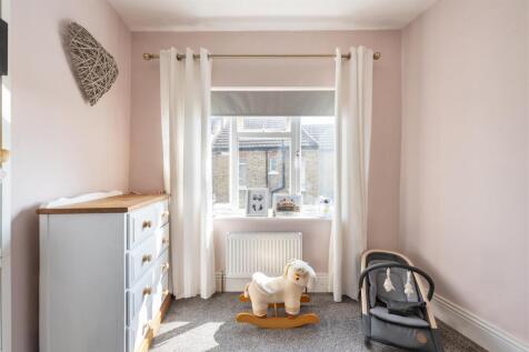 Cavendish Drive, E11