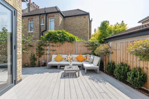 Cavendish Drive, E11