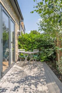 Cavendish Drive, E11