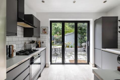 Hermon Hill E11
