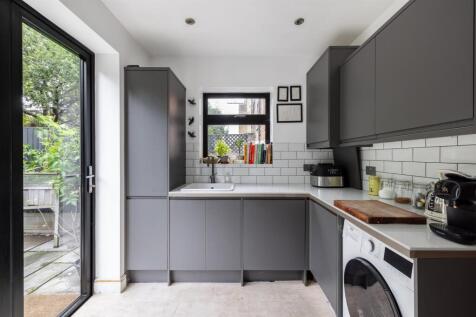 Hermon Hill E11