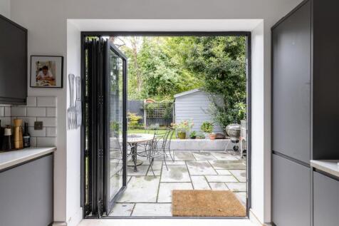 Hermon Hill E11