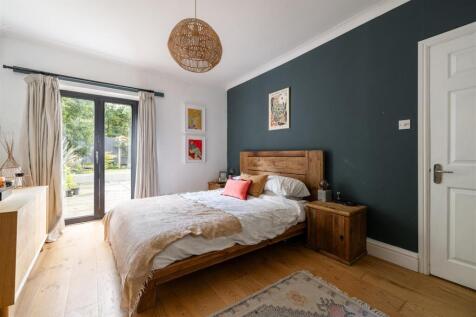 Hermon Hill E11