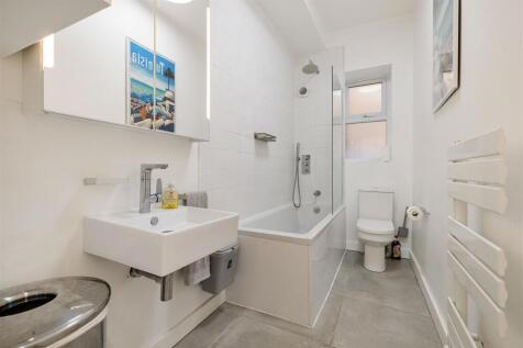Central Park Road E6